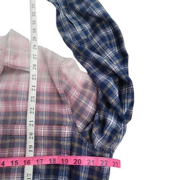 UPCYCLED Flannel with "Heart Earth" Embroidered Patch | Large - Picture 4 of 6